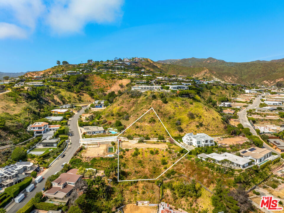 1026 Enchanted Way Property Photo 6