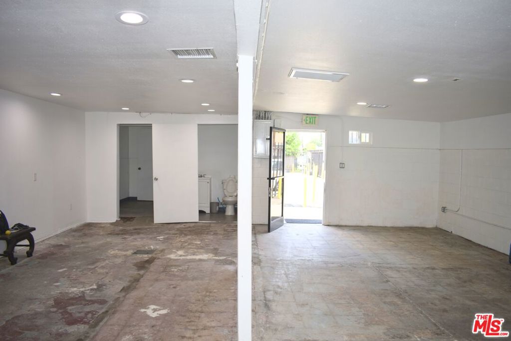7701 Santa Fe Avenue Property Photo 6