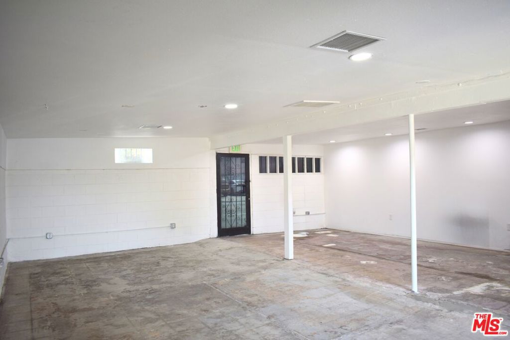 7701 Santa Fe Avenue Property Photo 9