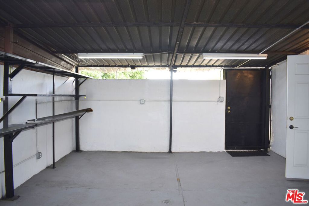 7701 Santa Fe Avenue Property Photo 11