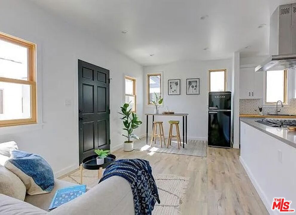 1269 4th Avenue Property Photo 2