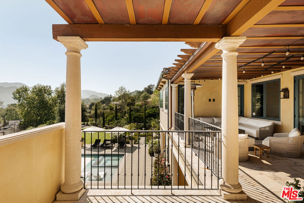 26769 Mulholland Highway Property Photo 27