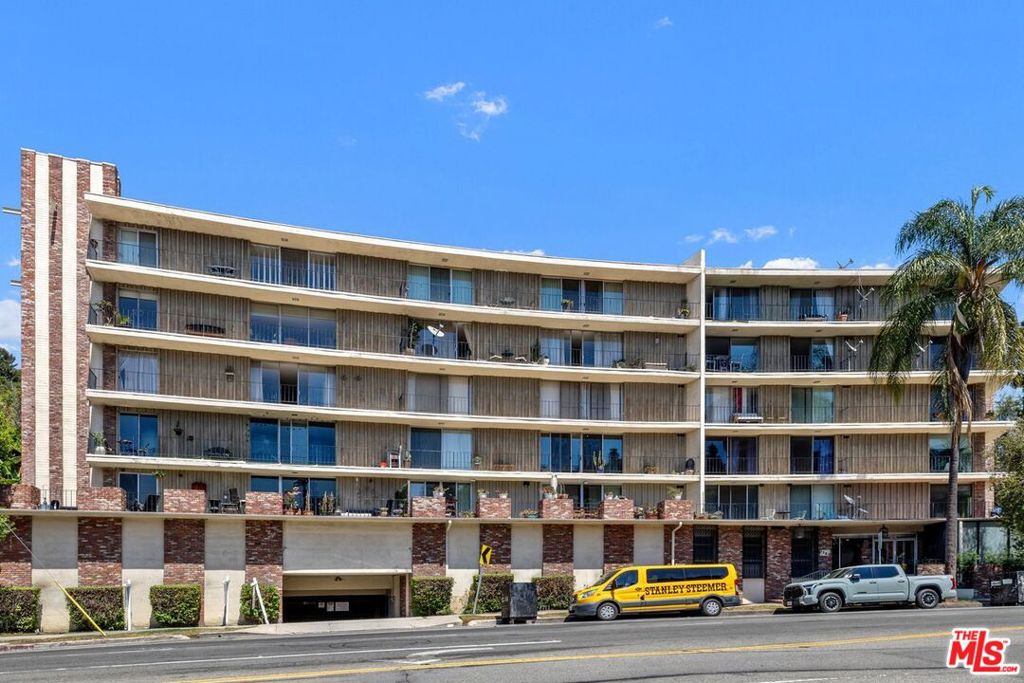 2260 N Cahuenga Boulevard 502 Property Photo 1