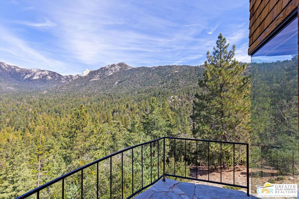54620 Crest Drive Property Photo 14