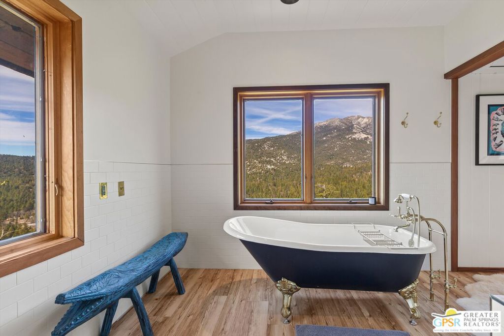 54620 Crest Drive Property Photo 35