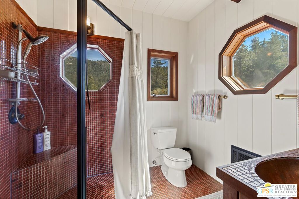 54620 Crest Drive Property Photo 40
