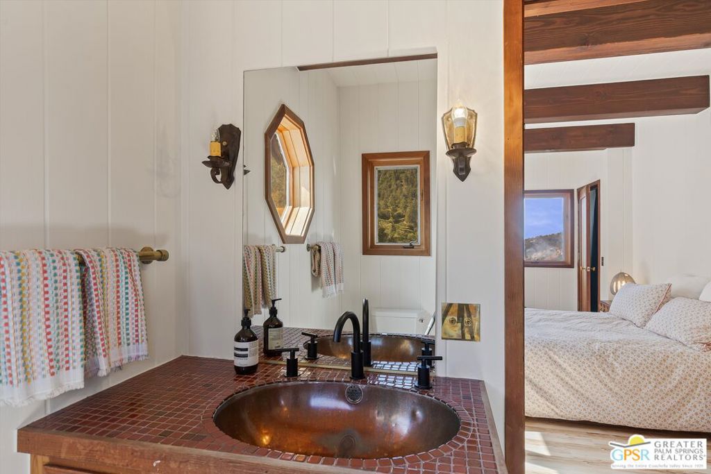 54620 Crest Drive Property Photo 41