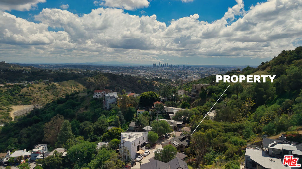 6871 Pacific View Drive Property Photo 4