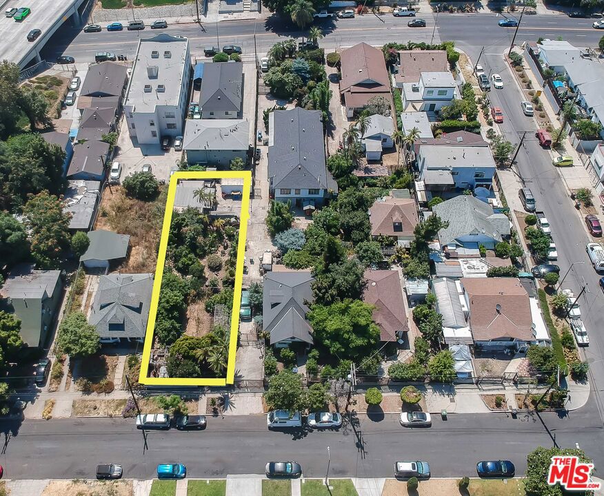 439 N Commonwealth Avenue Property Photo 1