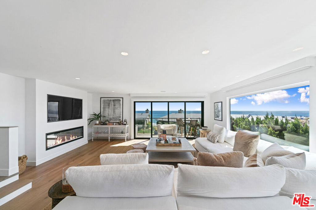 29680 Zuma Bay Way Property Photo 3