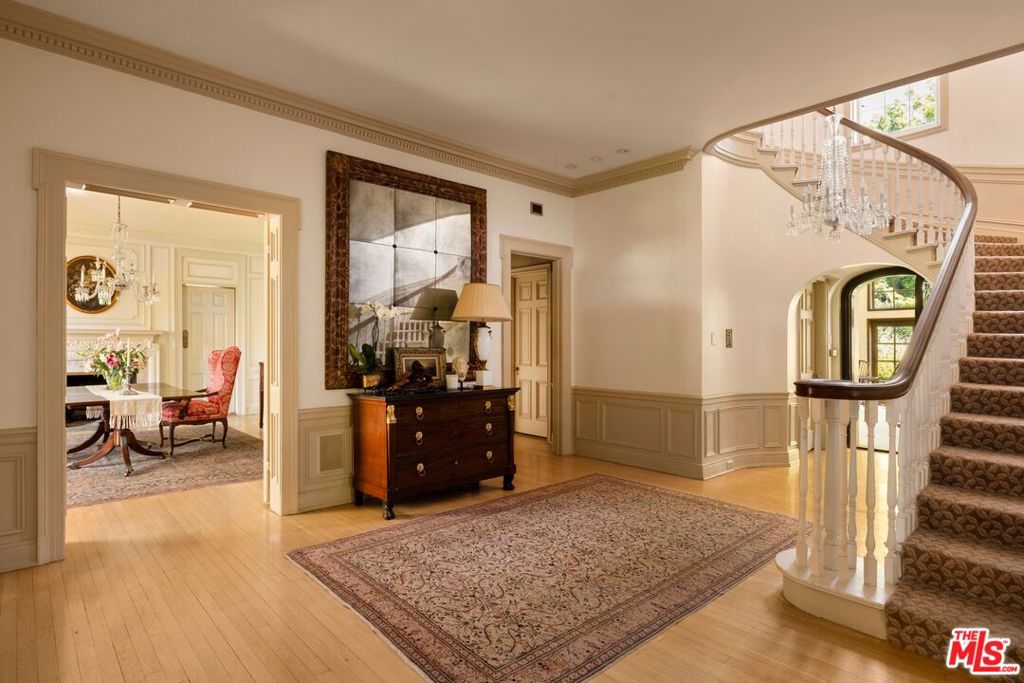 214 S Beverly Glen Boulevard Property Photo 7