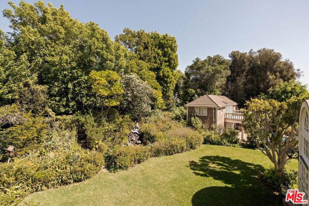 214 S Beverly Glen Boulevard Property Photo 27