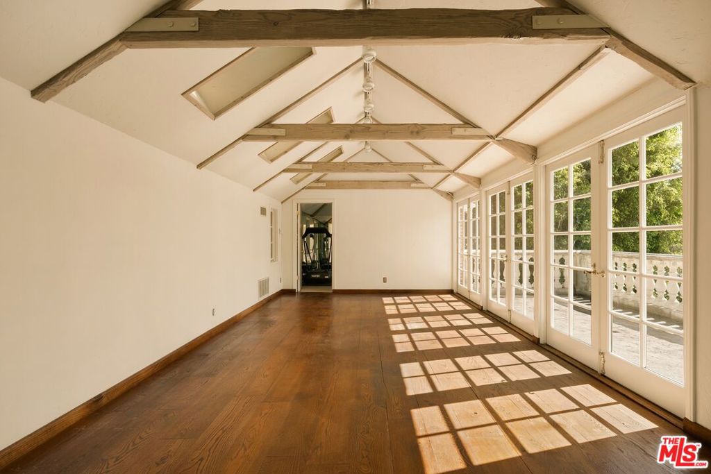 214 S Beverly Glen Boulevard Property Photo 33