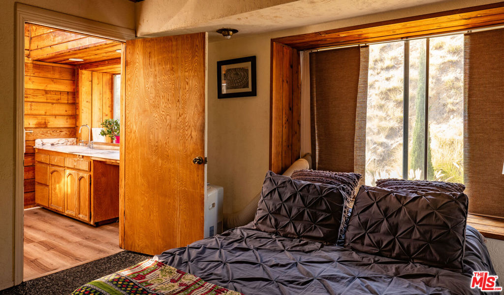 6105 Mulholland Highway Property Photo 19