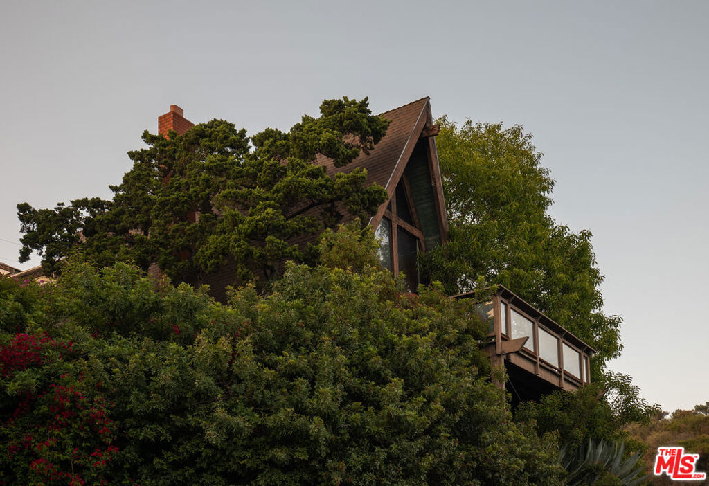 6105 Mulholland Highway Property Photo 26