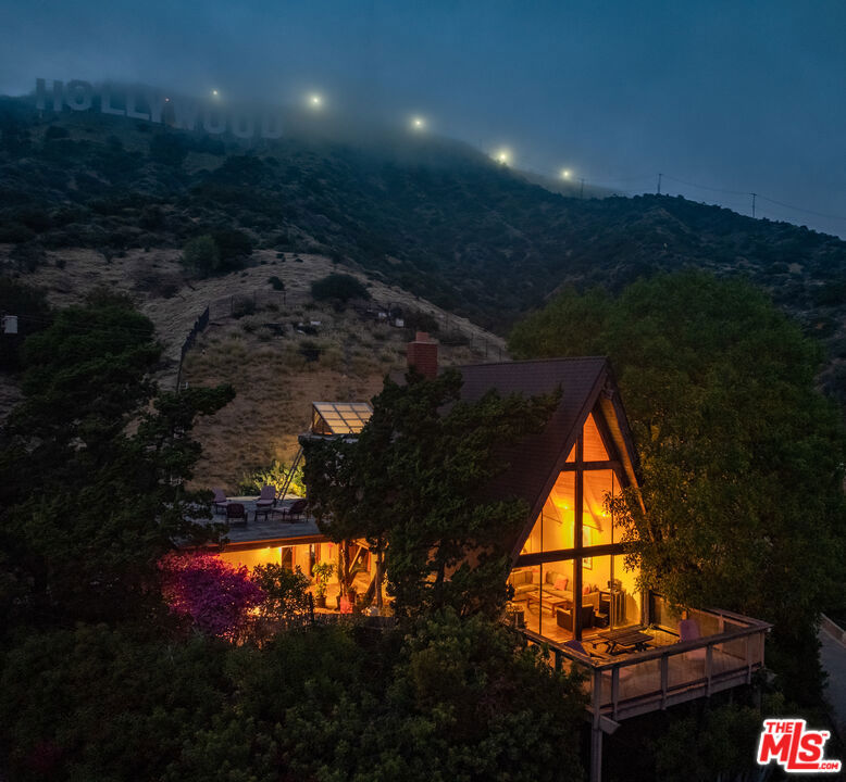 6105 Mulholland Highway Property Photo 28