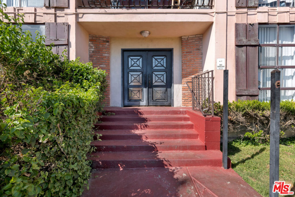 729 Raleigh Street Property Photo 4