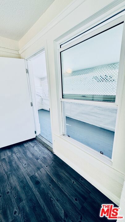 219 E 10th Street Property Photo 10