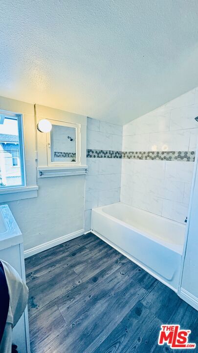 219 E 10th Street Property Photo 12