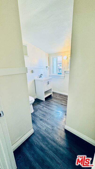 219 E 10th Street Property Photo 13