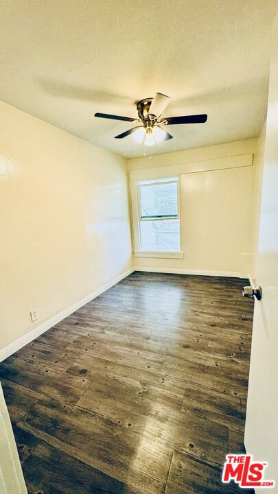 219 E 10th Street Property Photo 16