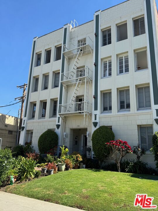 218 S Tower Drive Property Photo 6