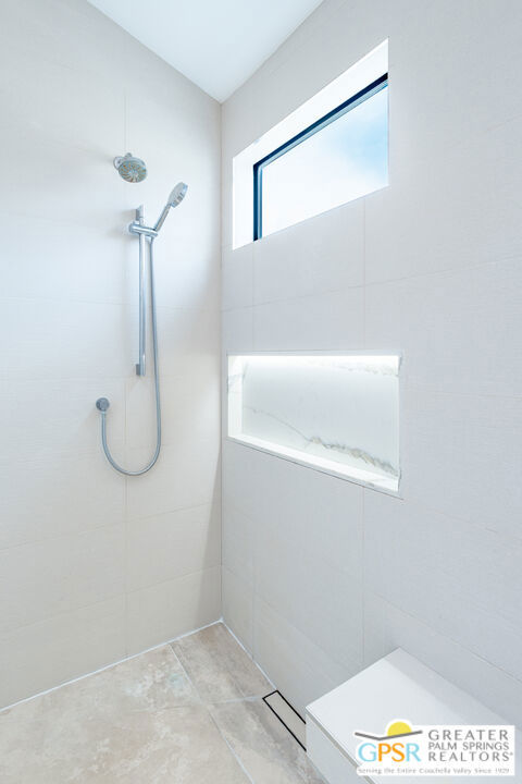1310 E Andreas Road Property Photo 31