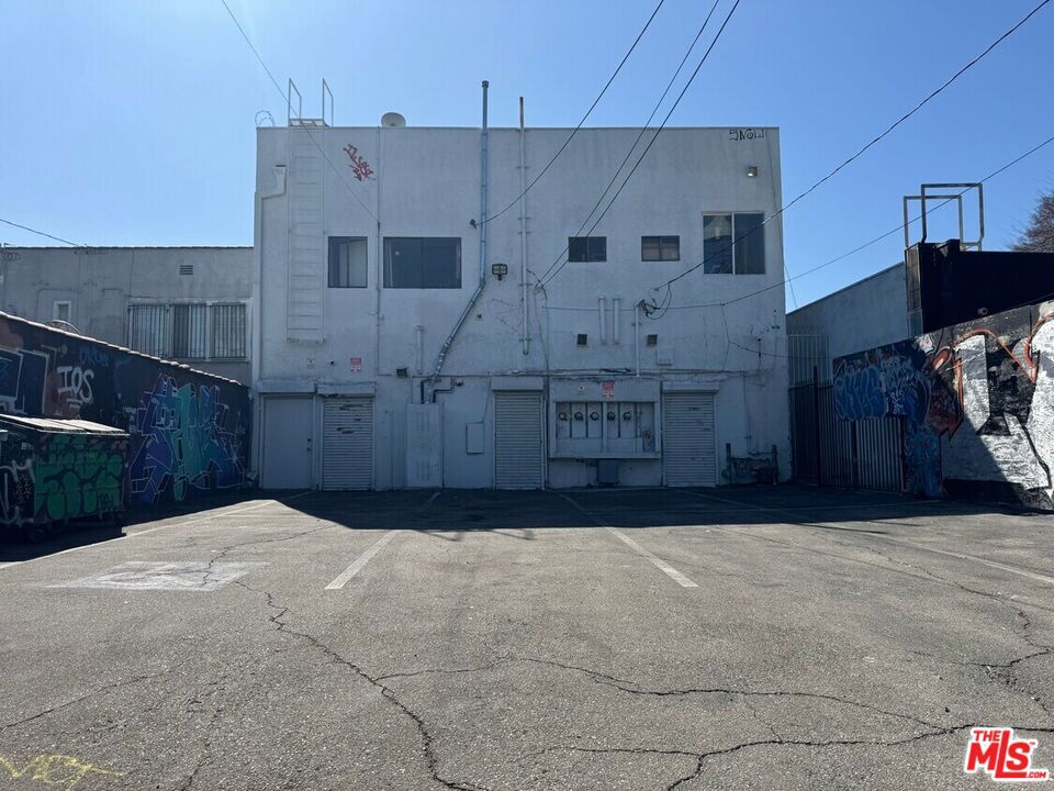 7619 Melrose Avenue Property Photo 9