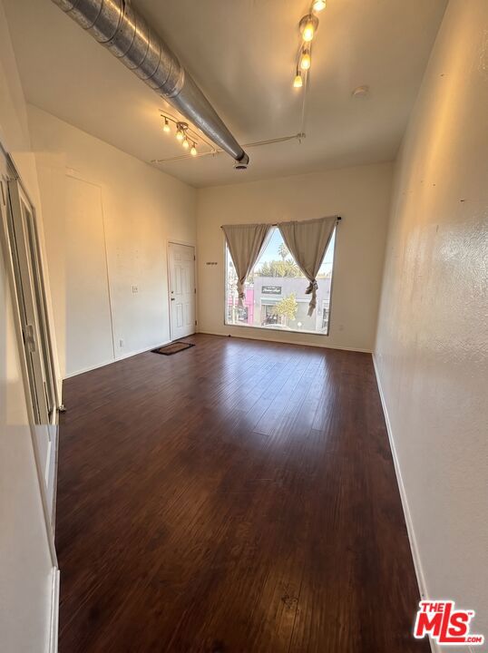 7619 Melrose Avenue Property Photo 10