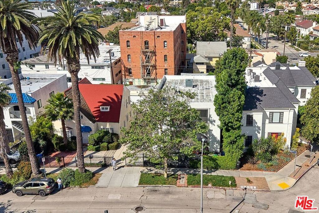 705 S Gramercy Place Property Photo 2