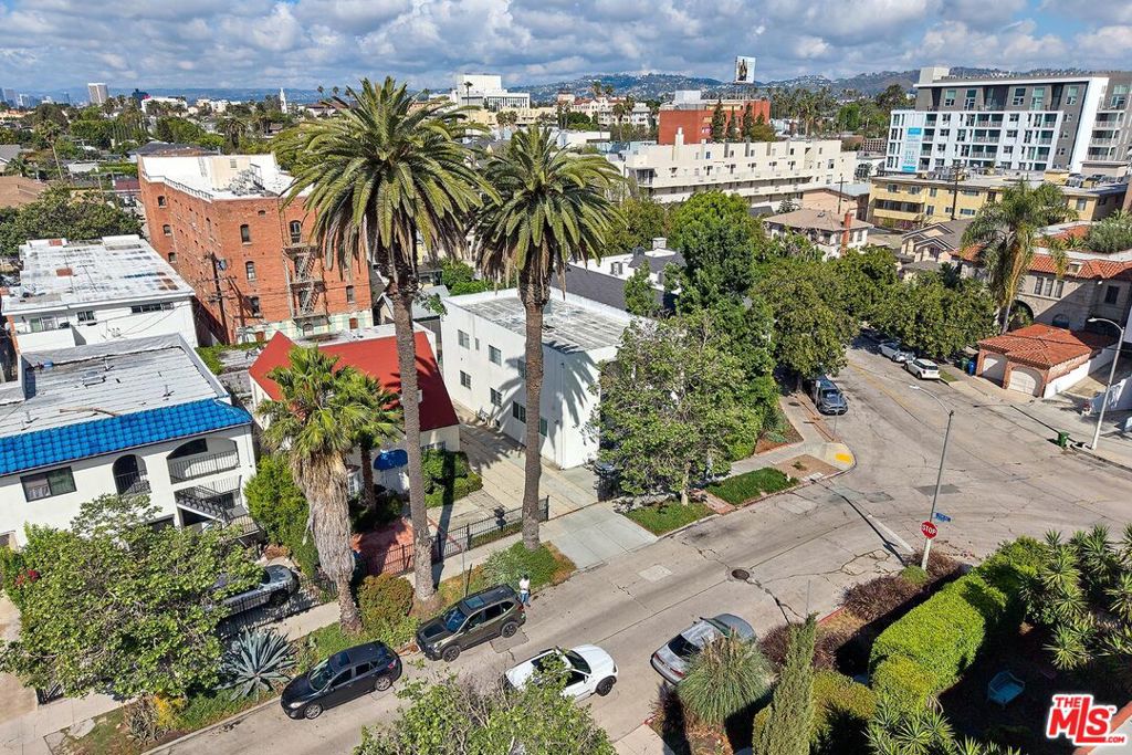 705 S Gramercy Place Property Photo 3