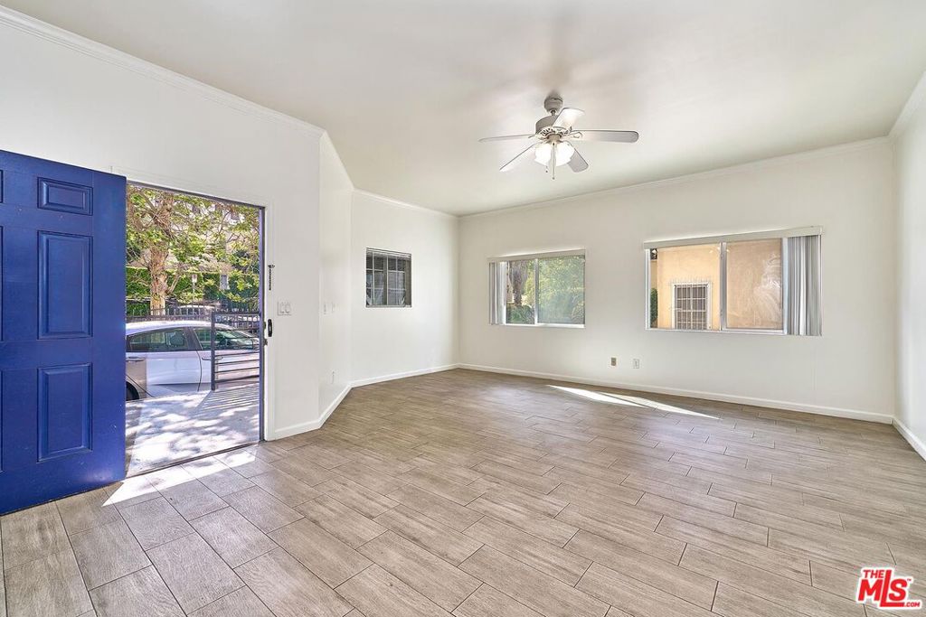 705 S Gramercy Place Property Photo 5