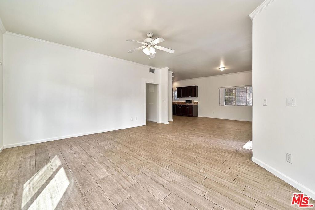 705 S Gramercy Place Property Photo 6