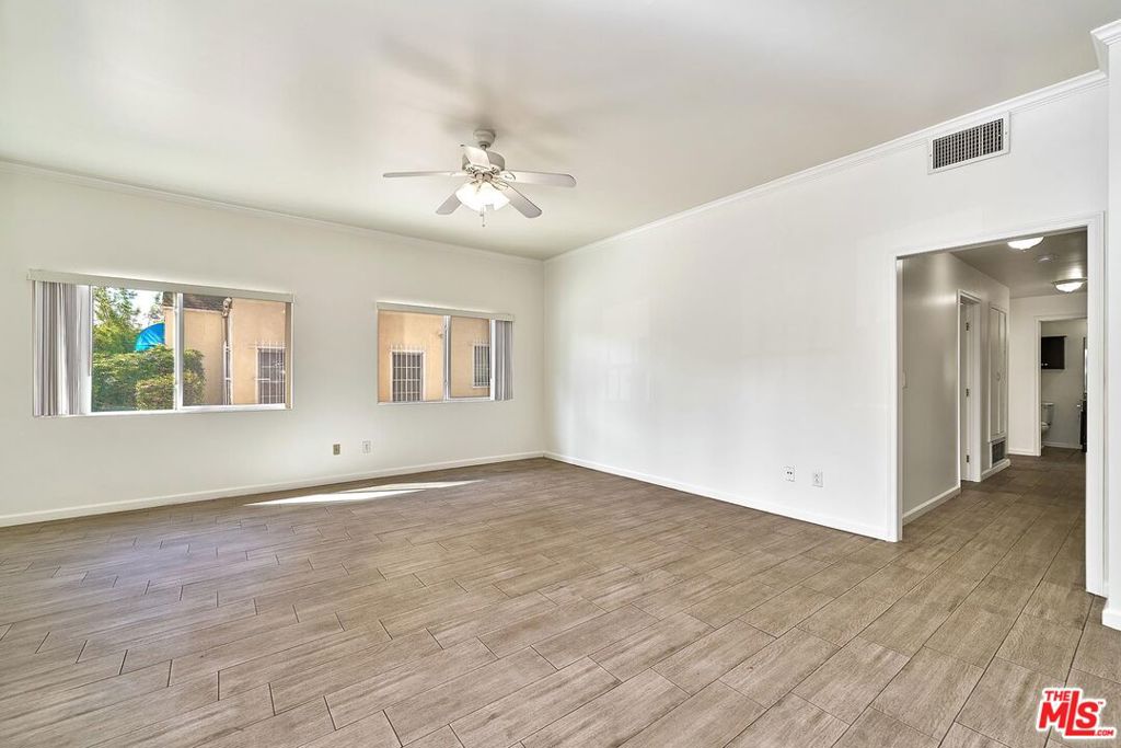 705 S Gramercy Place Property Photo 7
