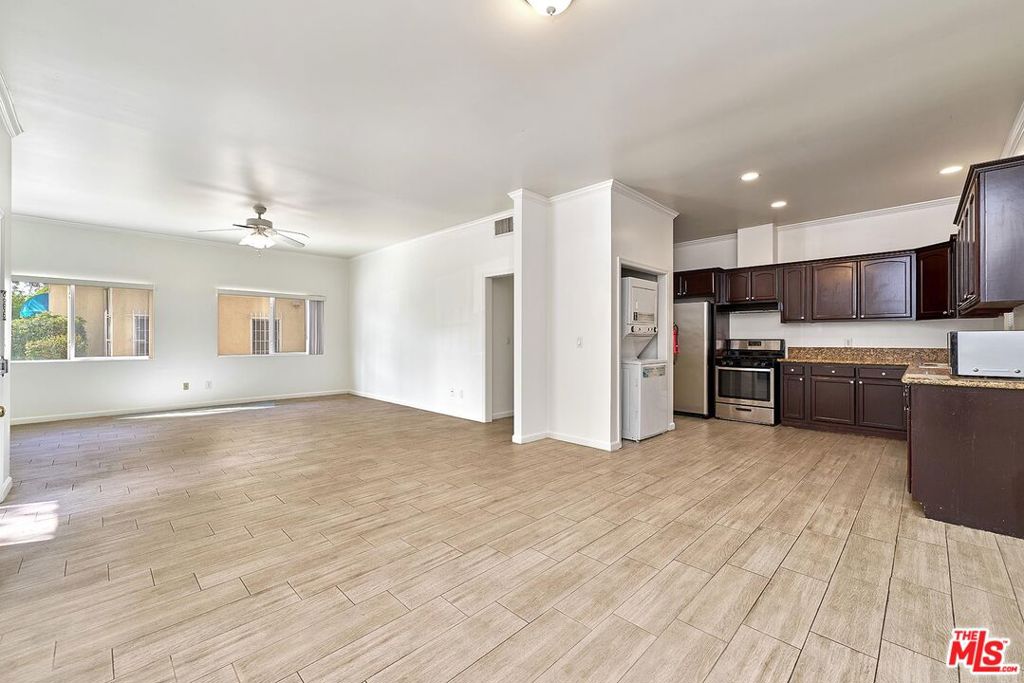 705 S Gramercy Place Property Photo 8