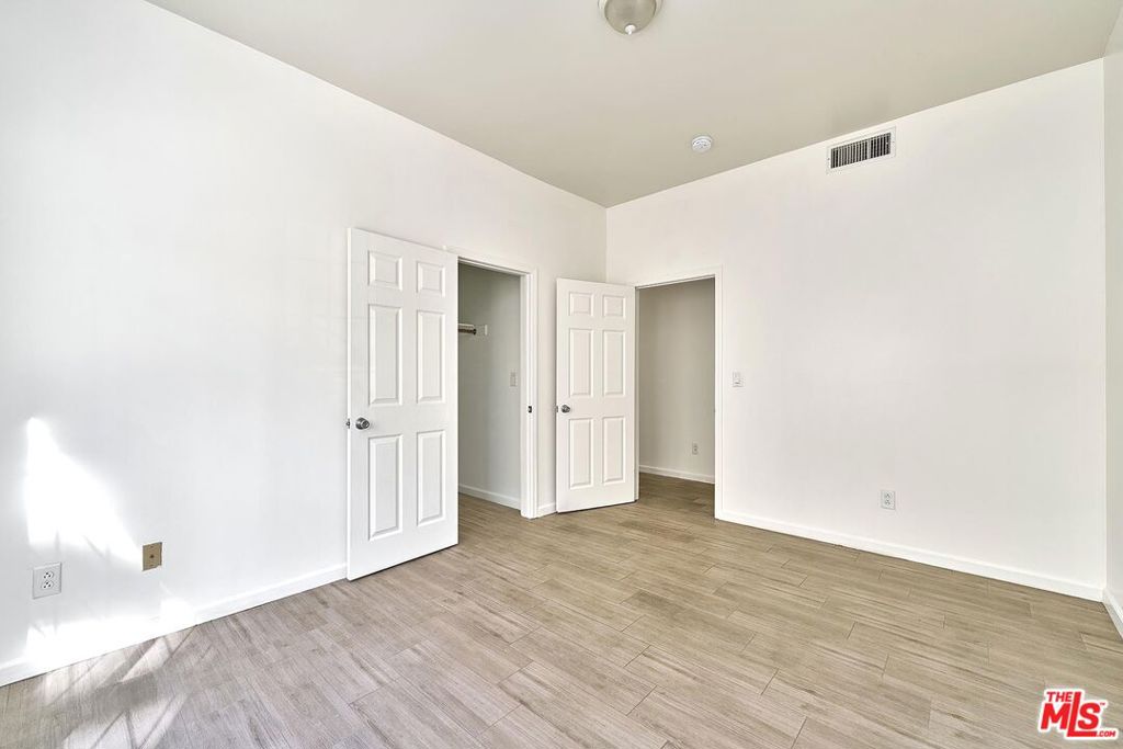 705 S Gramercy Place Property Photo 15
