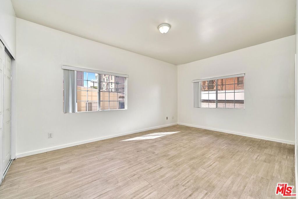 705 S Gramercy Place Property Photo 17