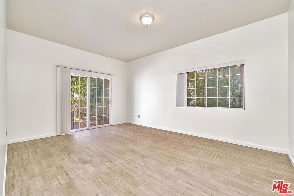 705 S Gramercy Place Property Photo 20