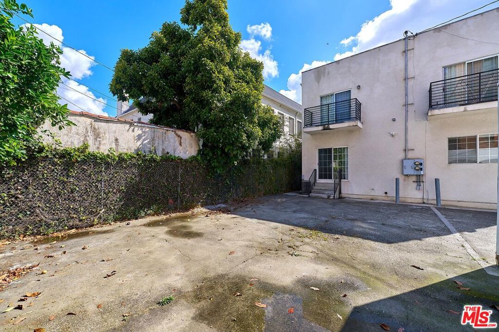 705 S Gramercy Place Property Photo 25