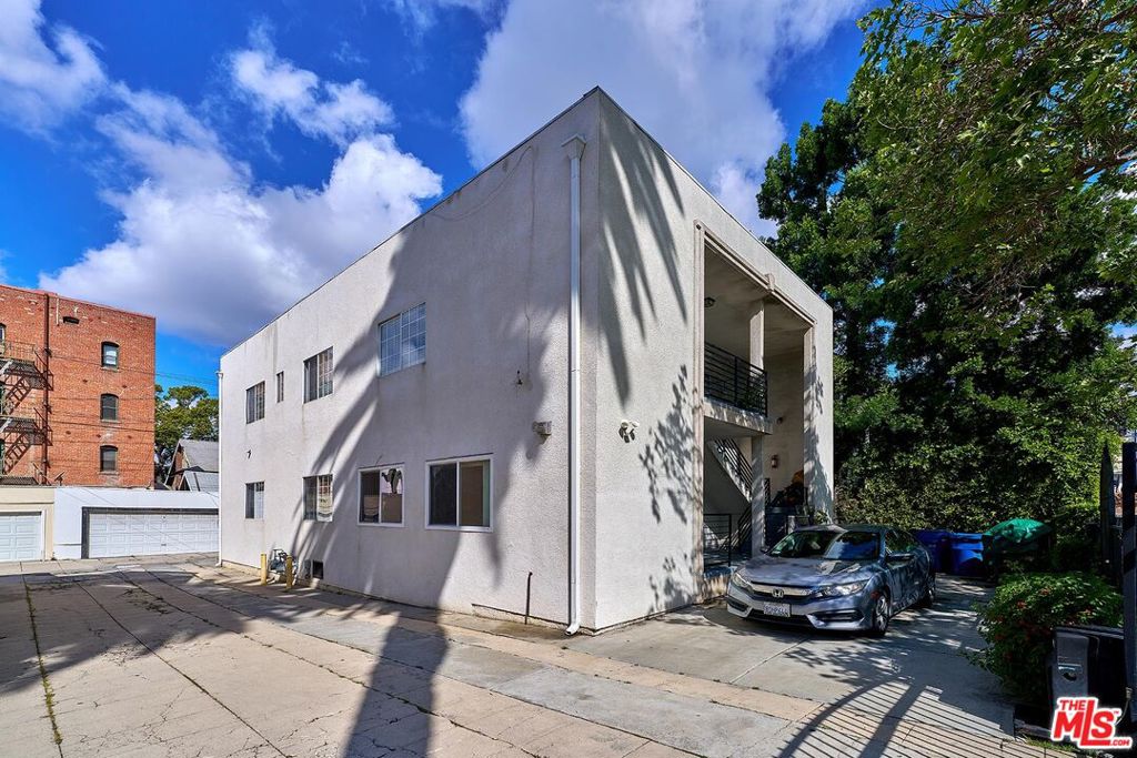 705 S Gramercy Place Property Photo 27