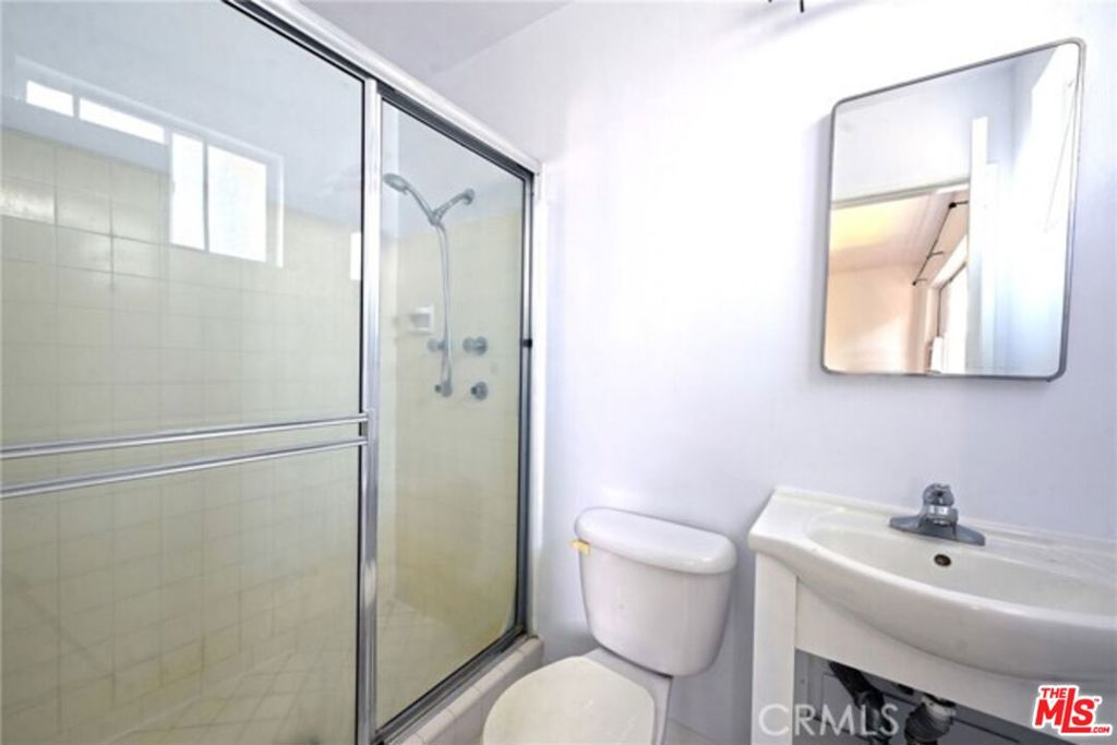 1436 S Bedford Street 5 Property Photo 11