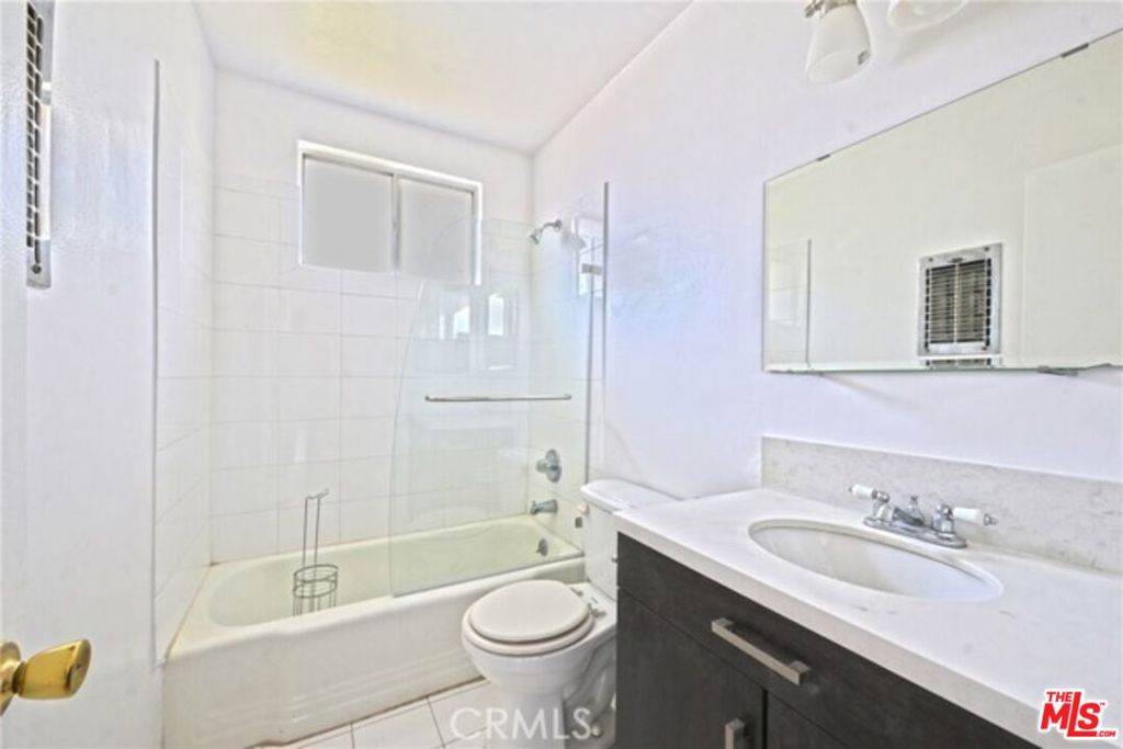 1436 S Bedford Street 5 Property Photo 12