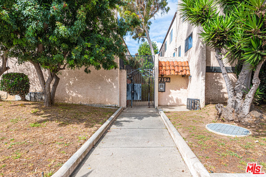719 N Eucalyptus Avenue 6A Property Photo 1