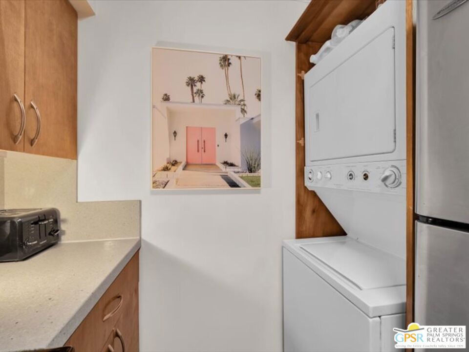 351 N Hermosa Drive 5d1 Property Photo 7