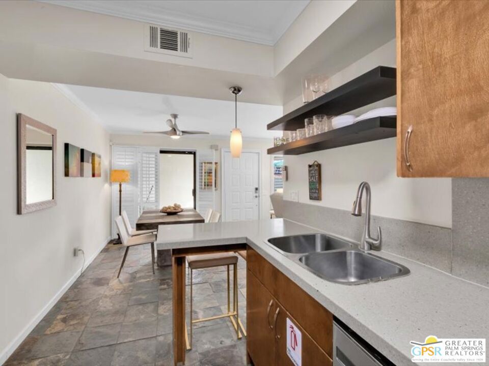 351 N Hermosa Drive 5d1 Property Photo 8