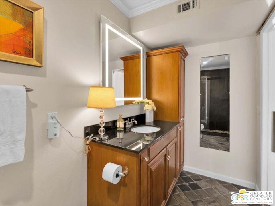 351 N Hermosa Drive 5d1 Property Photo 16