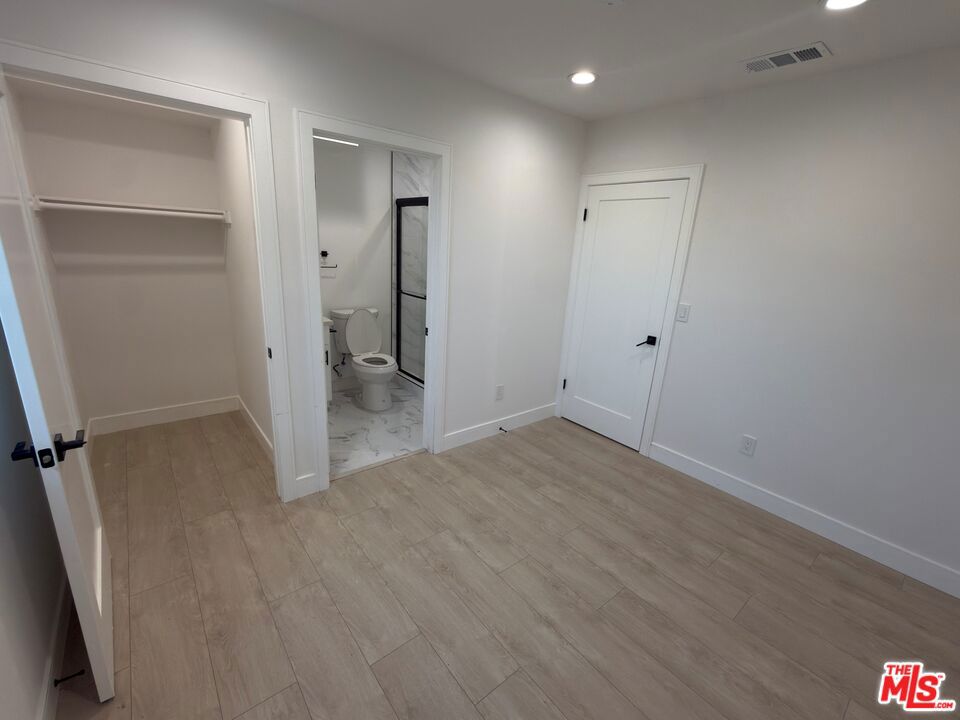 1625 W 37th Place Property Photo 12