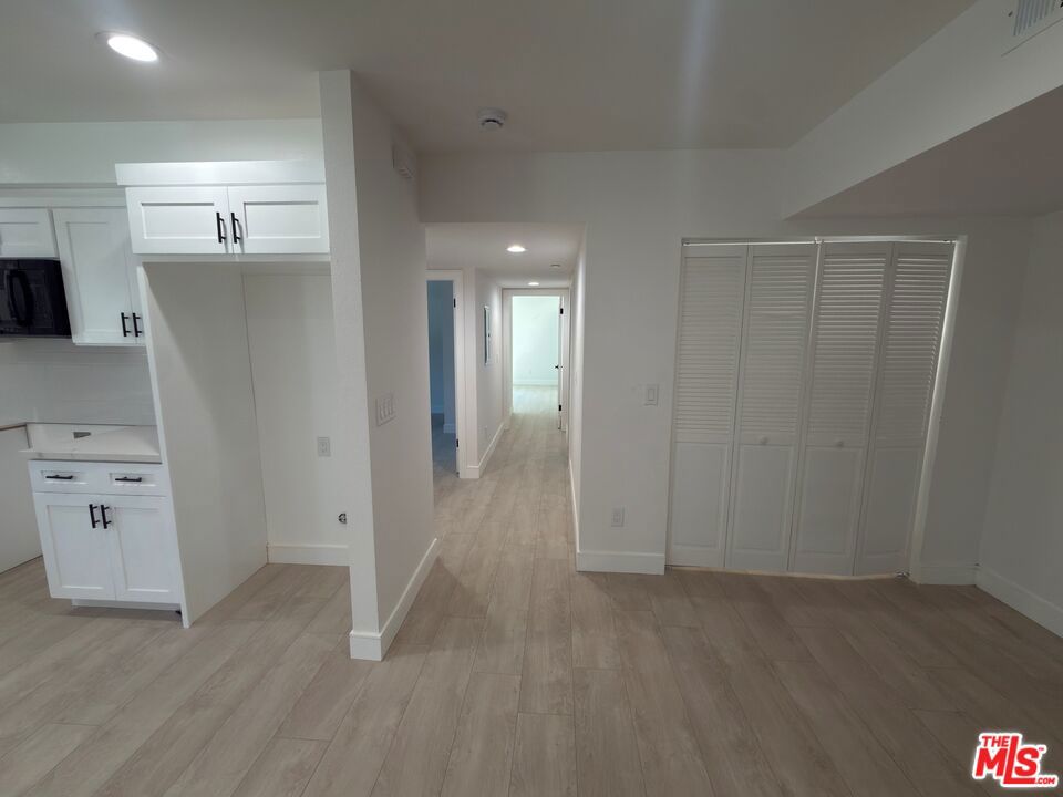 1625 W 37th Place Property Photo 16