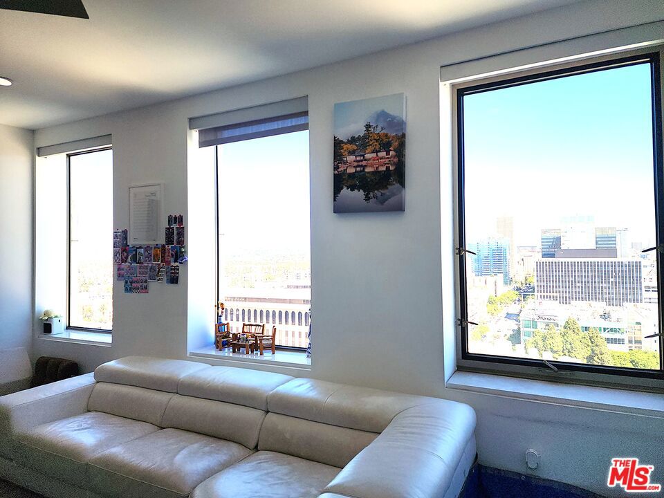 3810 Wilshire Boulevard 1706 Property Photo 4
