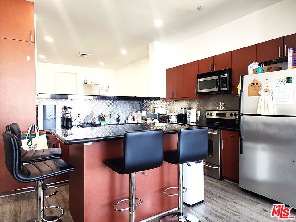 3810 Wilshire Boulevard 1706 Property Photo 7